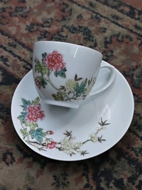 古玩陶瓷粉彩花卉紋杯碟一套真品鑒賞圖