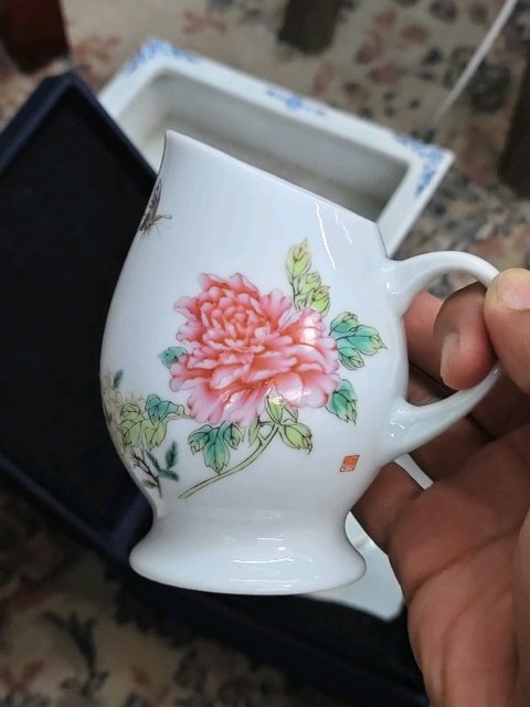 古玩陶瓷粉彩花卉紋杯碟一套真品鑒賞圖