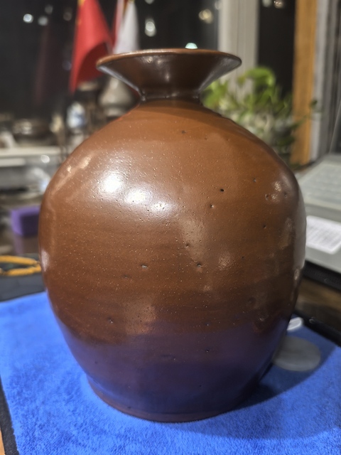 古玩陶瓷紫金釉撇口瓶真品鑒賞圖