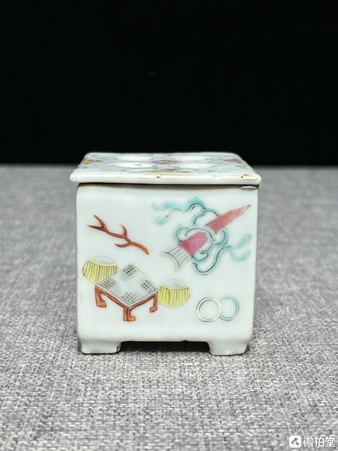 古玩陶瓷粉彩博古紋筆插真品鑒賞圖