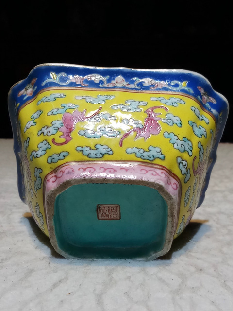 古玩陶瓷同治細路粉彩倭角貢碗真品鑒賞圖