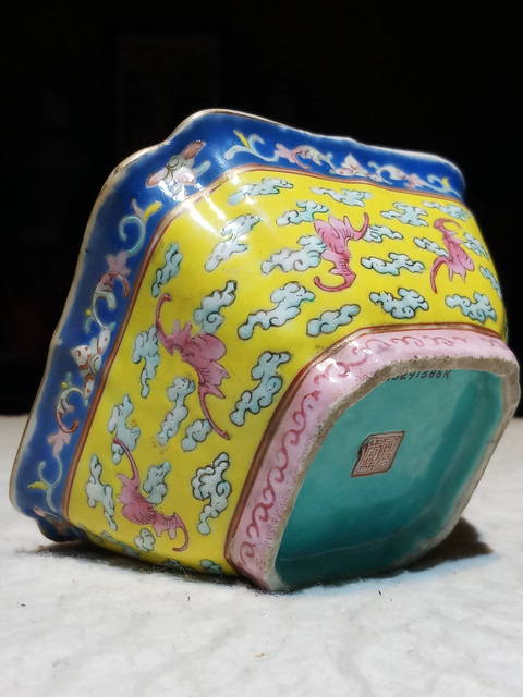 古玩陶瓷同治細路粉彩倭角貢碗真品鑒賞圖