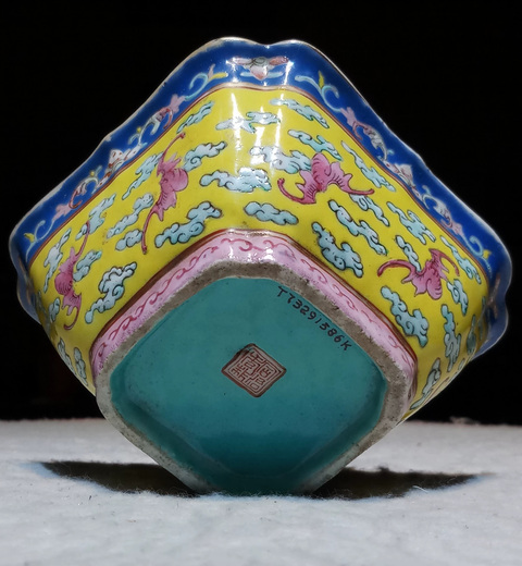 古玩陶瓷同治細路粉彩倭角貢碗真品鑒賞圖