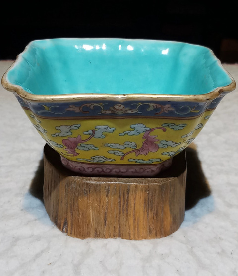 古玩陶瓷同治細路粉彩倭角貢碗真品鑒賞圖
