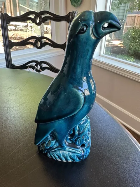 古玩陶瓷孔雀藍(lán)釉鸚鵡瓷塑真品鑒賞圖