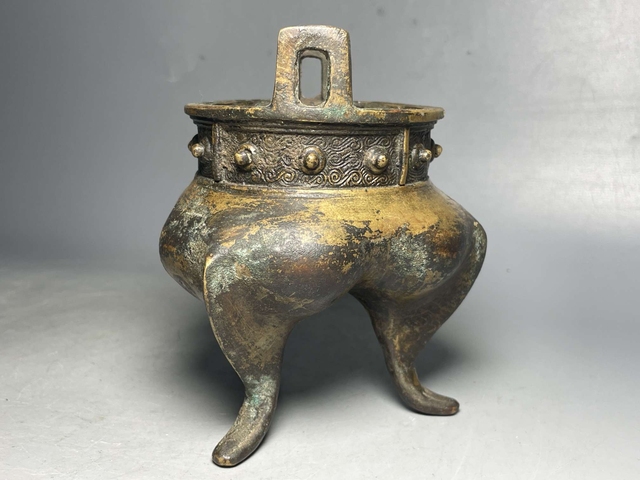 古玩銅器鼎式爐真品鑒賞圖