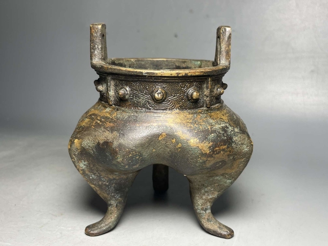 古玩銅器鼎式爐真品鑒賞圖