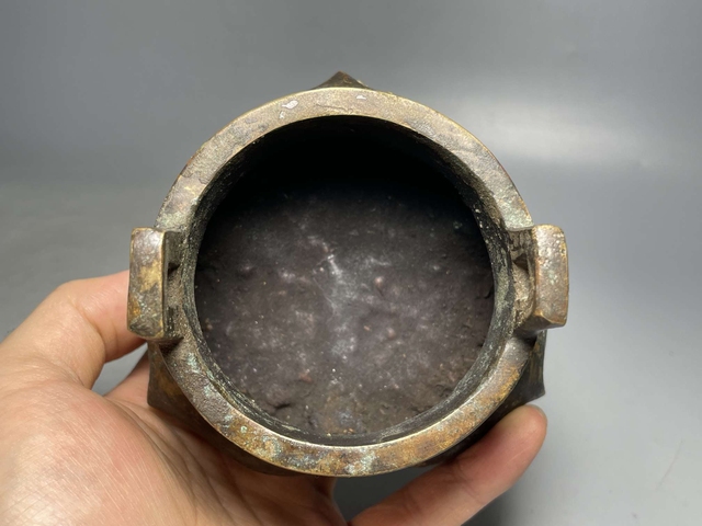 古玩銅器鼎式爐真品鑒賞圖
