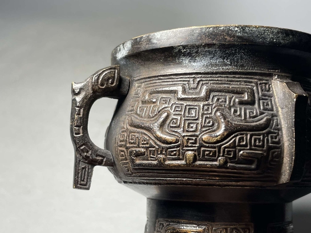 古玩銅器簋式爐真品鑒賞圖