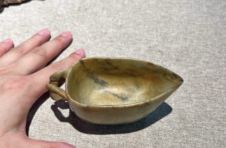 古玩玉器地方料把杯真品鑒賞圖