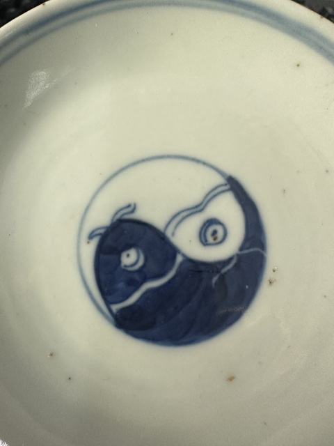 古玩陶瓷陰陽魚青花盤真品鑒賞圖