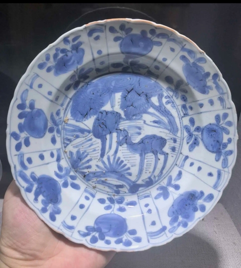 古玩陶瓷青花雙鹿圖花口盤真品鑒賞圖