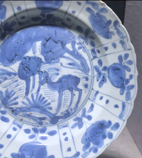 古玩陶瓷青花雙鹿圖花口盤真品鑒賞圖