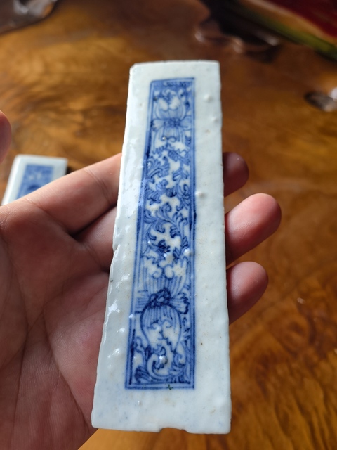 古玩陶瓷花卉紋青花瓷板畫真品鑒賞圖
