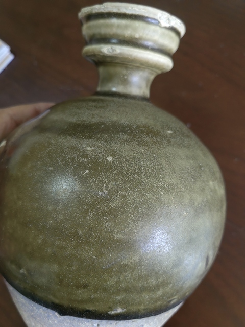古玩陶瓷青釉盤口瓶真品鑒賞圖