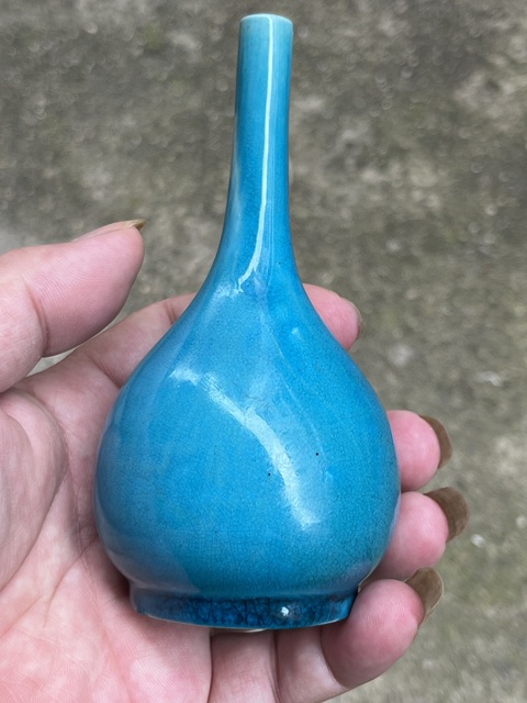 古玩陶瓷孔雀藍釉膽式瓶真品鑒賞圖