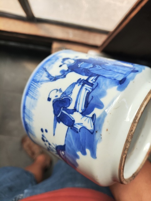 古玩陶瓷人物紋青花圈足筒式香爐真品鑒賞圖