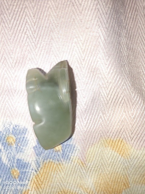 古玩玉器岫玉雕“臥牛”擺件真品鑒賞圖