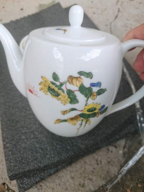 古玩陶瓷粉彩花卉紋壺真品鑒賞圖