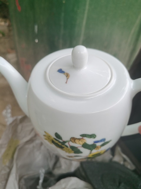 古玩陶瓷粉彩花卉紋壺真品鑒賞圖