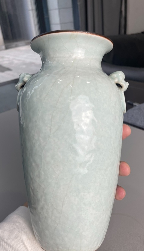 古玩陶瓷仿官釉獅耳撇口瓶真品鑒賞圖