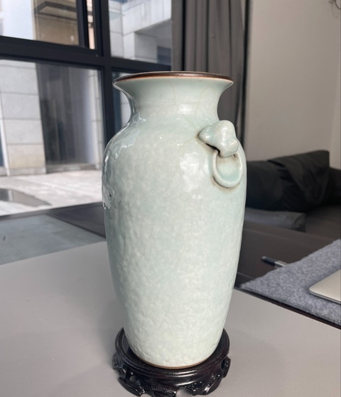 古玩陶瓷仿官釉獅耳撇口瓶真品鑒賞圖