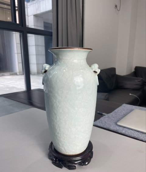 古玩陶瓷仿官釉獅耳撇口瓶真品鑒賞圖
