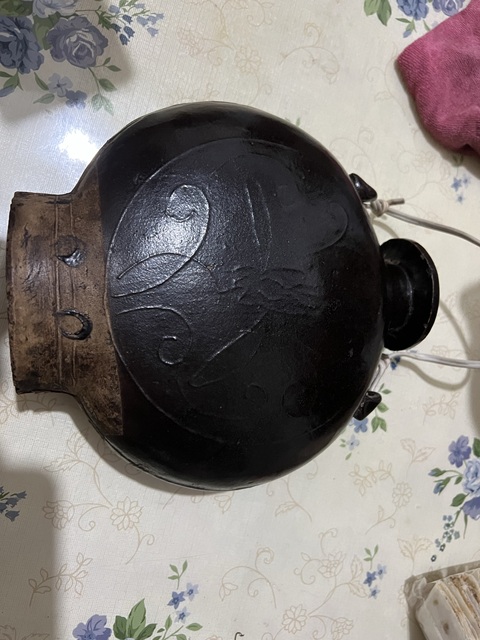 古玩陶瓷褐釉抱月瓶真品鑒賞圖