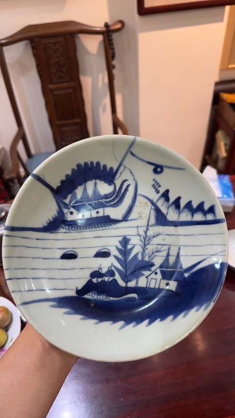 古玩陶瓷山水紋青花盤真品鑒賞圖
