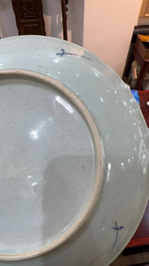 古玩陶瓷山水紋青花盤真品鑒賞圖