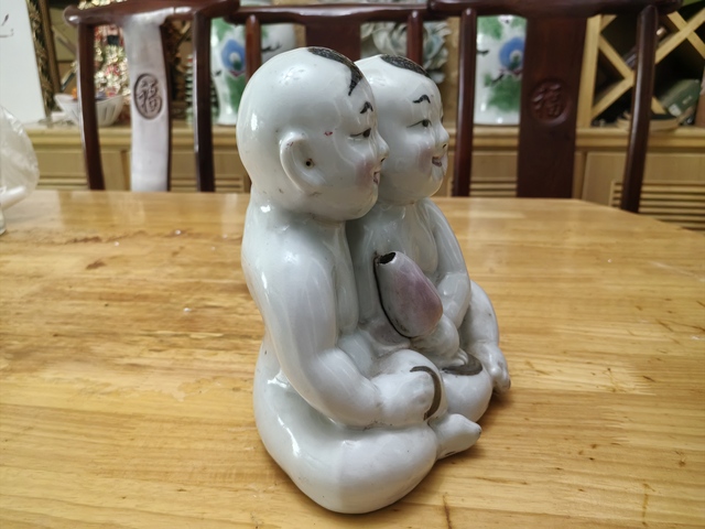 古玩陶瓷童子塑像真品鑒賞圖
