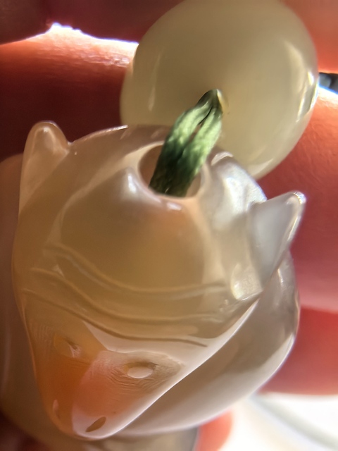 古玩玉器瑪瑙雕“猴子墜飾”真品鑒賞圖