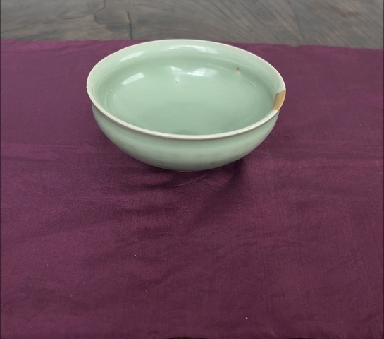 古玩陶瓷南宋龍泉青釉束口碗真品鑒賞圖