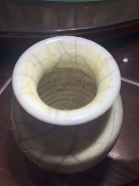 古玩陶瓷仿官釉撇口瓶真品鑒賞圖