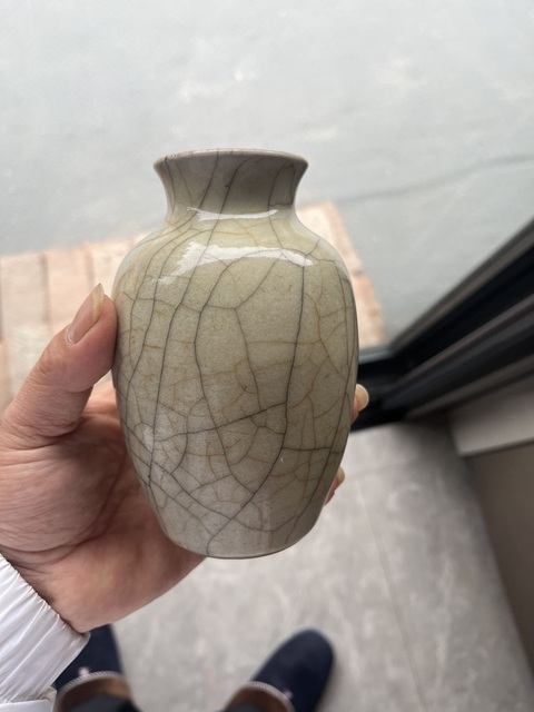 古玩陶瓷仿官釉撇口瓶真品鑒賞圖