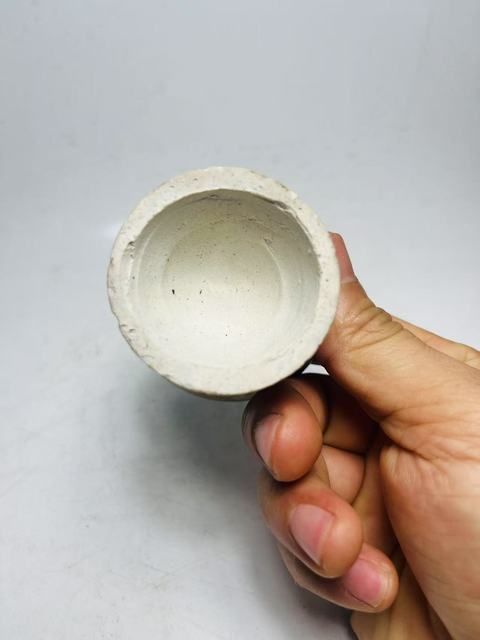 古玩陶瓷（元代精品種少）花瓣紋影青釉燈盞拍賣，當前價格0元