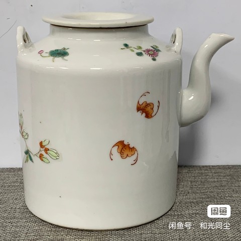 古玩陶瓷花卉紋粉彩提梁壺真品鑒賞圖