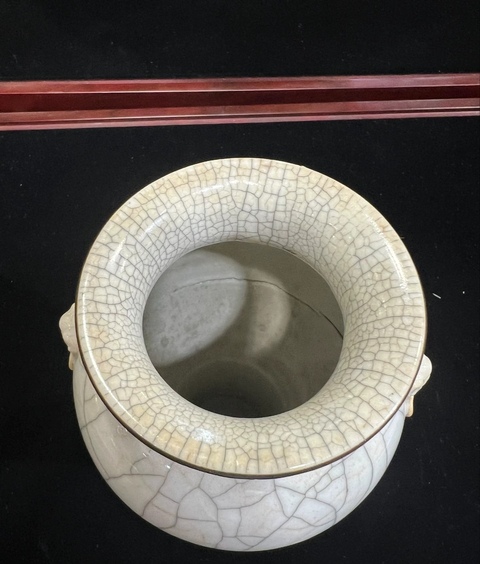 古玩陶瓷哥釉獅耳撇口瓶真品鑒賞圖