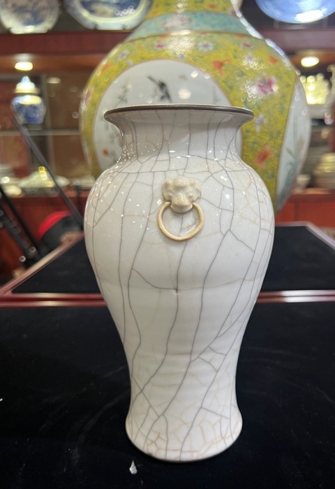 古玩陶瓷哥釉獅耳撇口瓶真品鑒賞圖