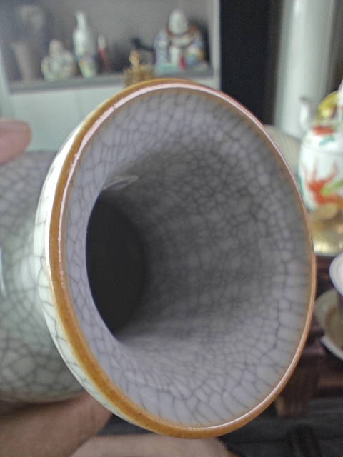 古玩陶瓷哥釉瓶真品鑒賞圖