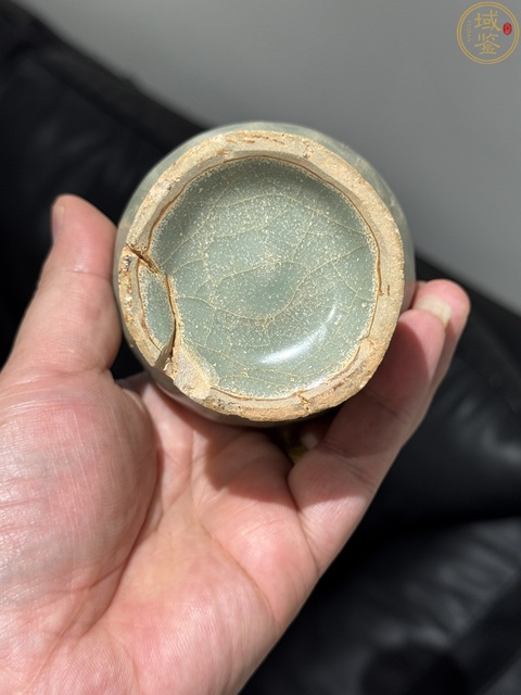 古玩陶瓷館藏級精品南宋龍泉青瓷弦紋撇口瓶拍賣，當前價格11800元
