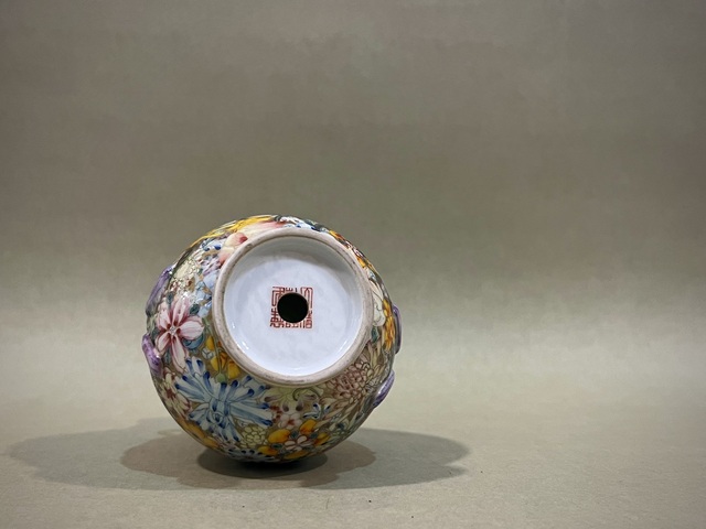 古玩陶瓷粉彩百花不落地紋琵琶尊真品鑒賞圖