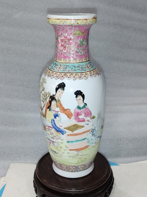 古玩陶瓷粉彩仕女人物紋瓶真品鑒賞圖