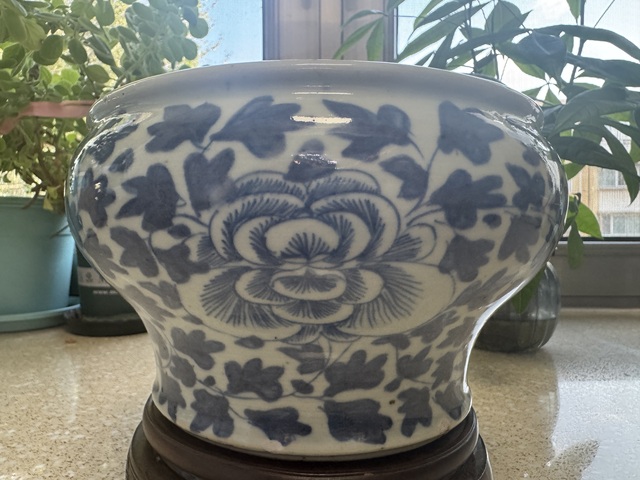 古玩陶瓷牡丹紋青花馬蹄尊真品鑒賞圖