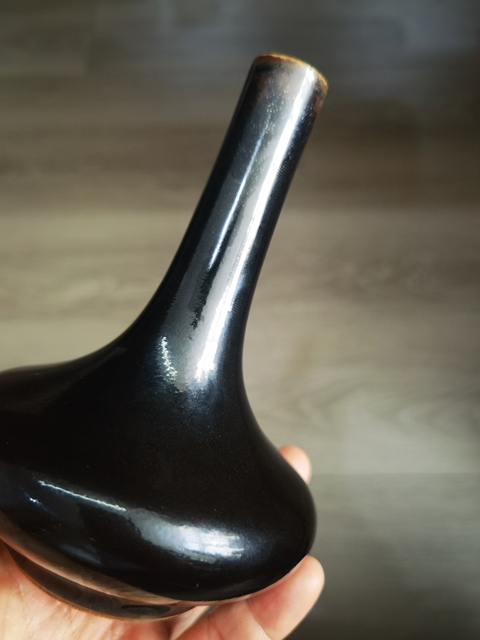 古玩陶瓷清晚期烏金釉小荸薺瓶真品鑒賞圖