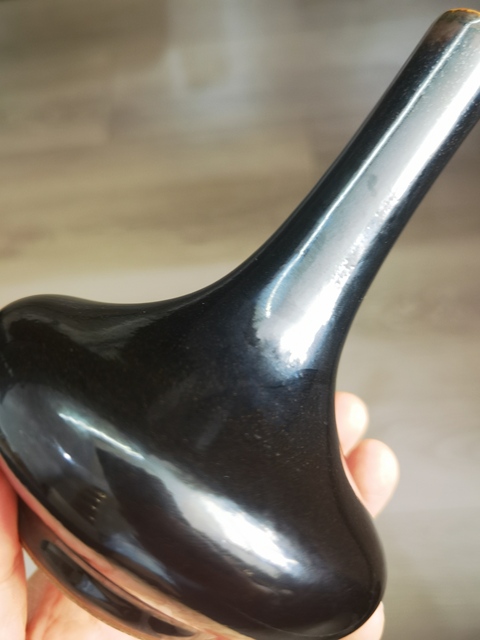 古玩陶瓷清晚期烏金釉小荸薺瓶真品鑒賞圖