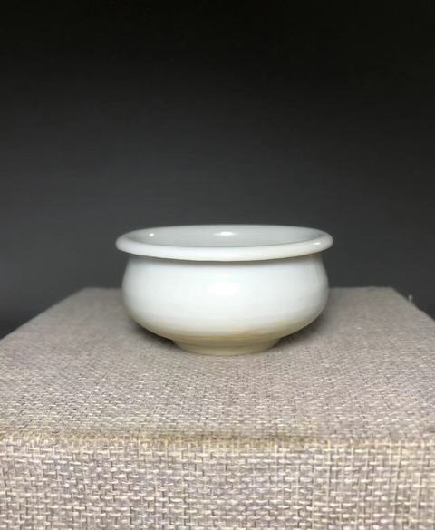 古玩陶瓷德化白瓷香爐真品鑒賞圖