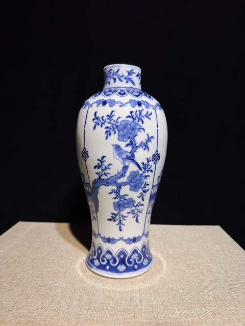 古玩陶瓷青花仕女人物雞腿瓶真品鑒賞圖