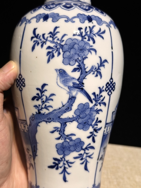 古玩陶瓷青花仕女人物雞腿瓶真品鑒賞圖
