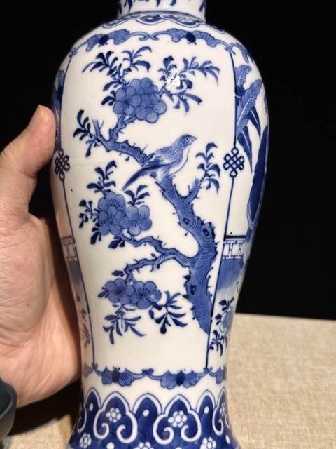 古玩陶瓷青花仕女人物雞腿瓶真品鑒賞圖